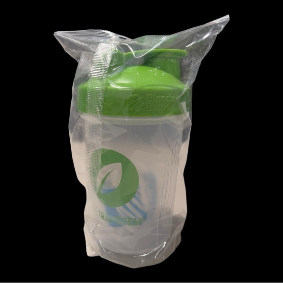 Nutrisystem Shaker Bottle 20 oz Shaker Mixer Portable Shaker Mixer BRAND NEW - Picture 2 of 4